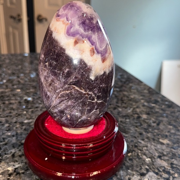 Dream Chevron Amethyst Stone Medium Egg with stand - Picture 9 of 9
